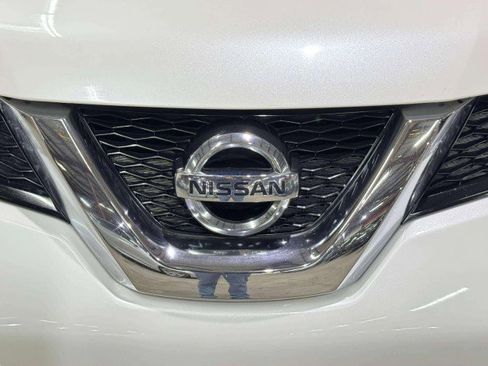 Used 2016 Nissan Rogue SV image 12
