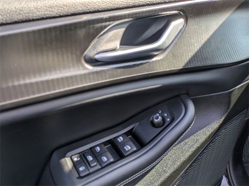 Used 2023 Jeep Grand Cherokee Laredo image 11