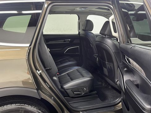 Used 2024 Kia Telluride EX w/ EX Captain's Chair Package AWD/4WD image 21