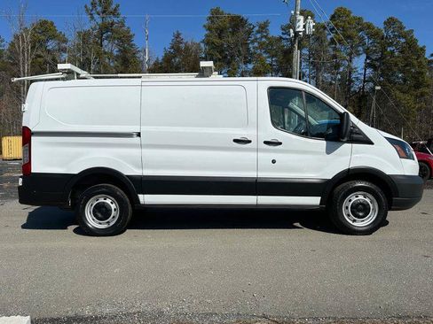 Used 2019 Ford Transit 250 130 Low Roof RWD image 6