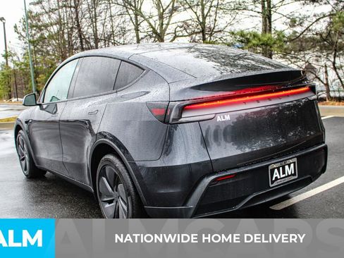 Used 2026 Tesla Model Y Long Range image 4