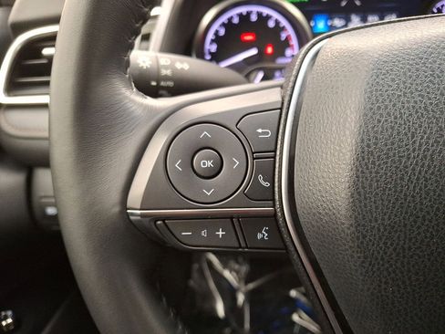 Certified 2018 Toyota Camry XLE image 17