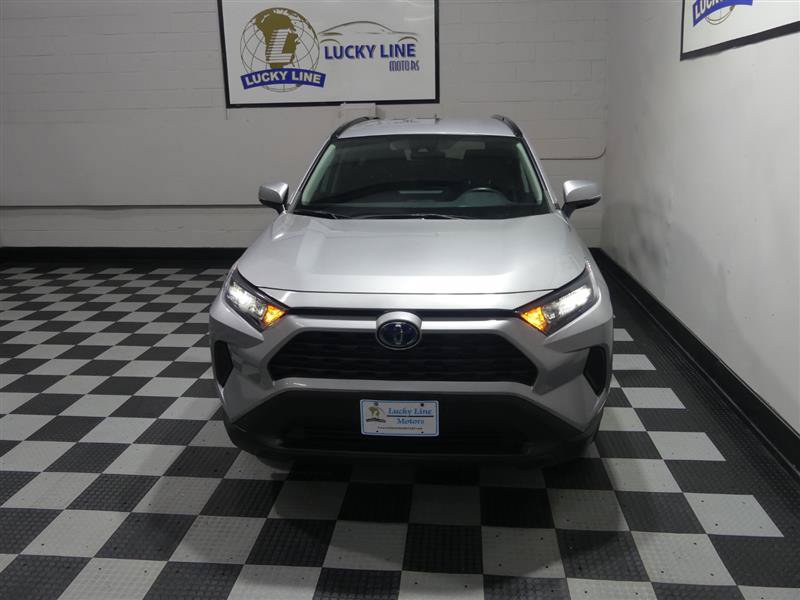 Used 2021 Toyota RAV4 LE AWD/4WD image 3