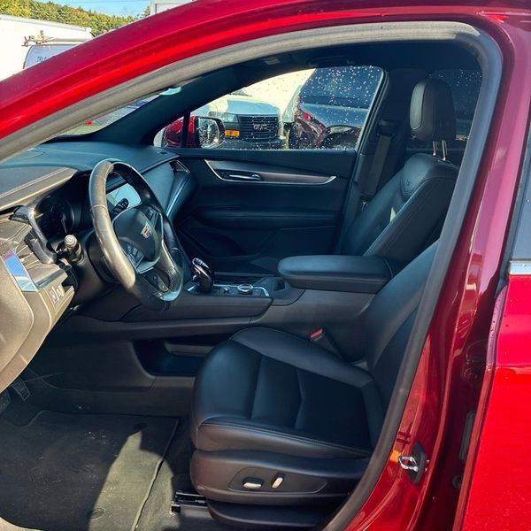 Used 2023 Cadillac XT5 Luxury AWD/4WD image 5