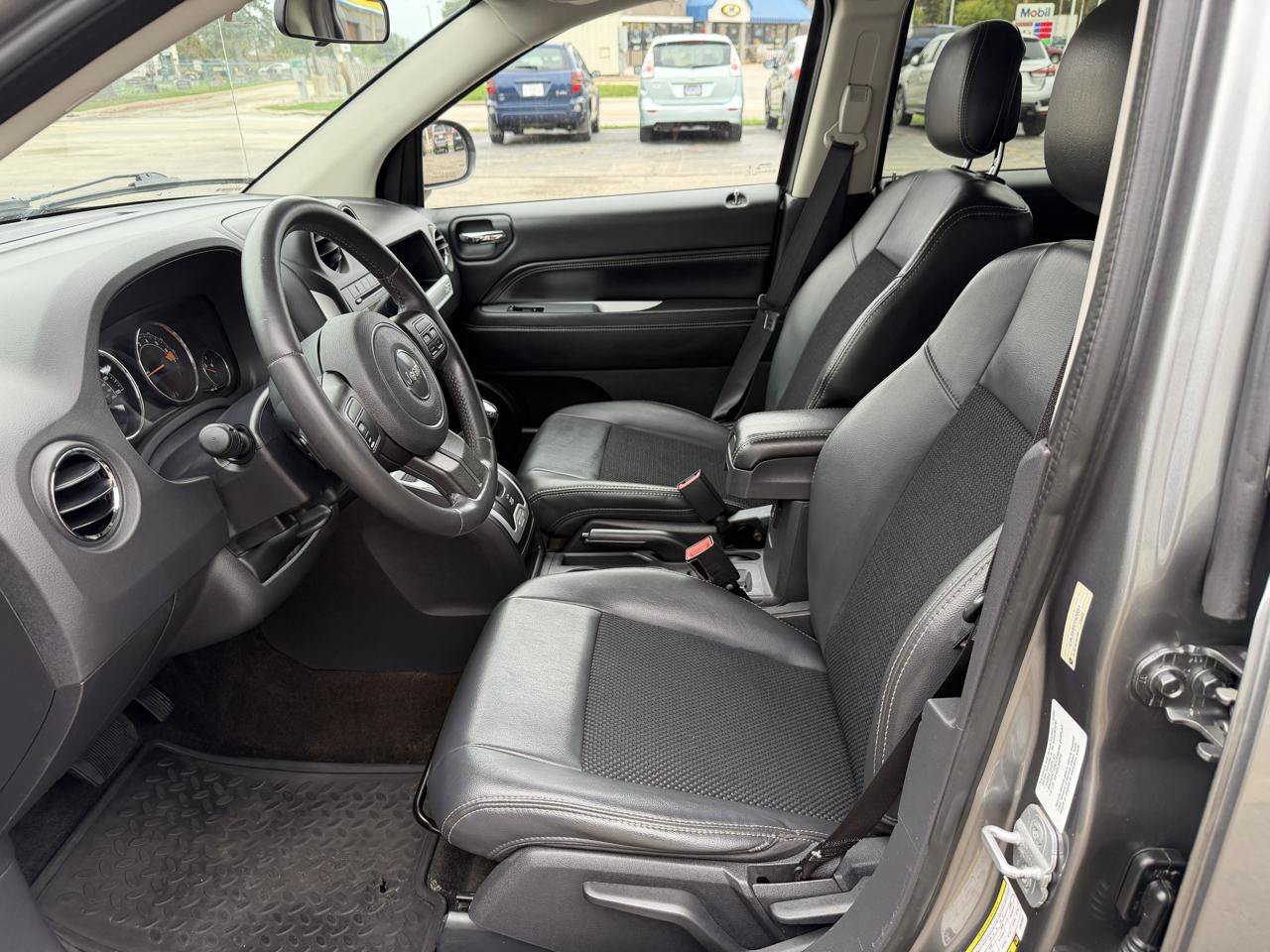 Used 2014 Jeep Compass Latitude w/ All Weather Capability Group AWD/4WD image 11