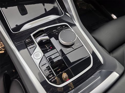 Used 2024 BMW X6 xDrive40i w/ Premium Package image 25