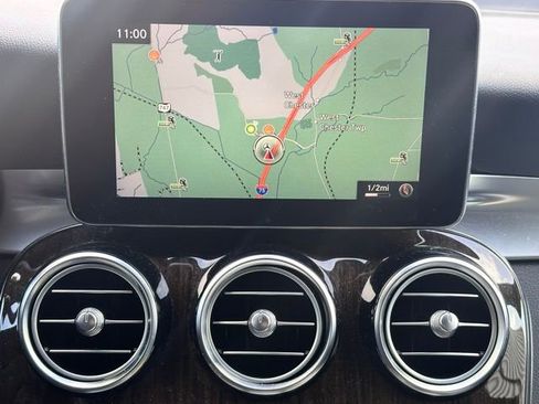 Used 2019 Mercedes-Benz GLC 300 4MATIC image 16