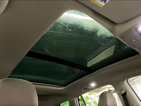 New 2025 Volkswagen Atlas SEL image 30