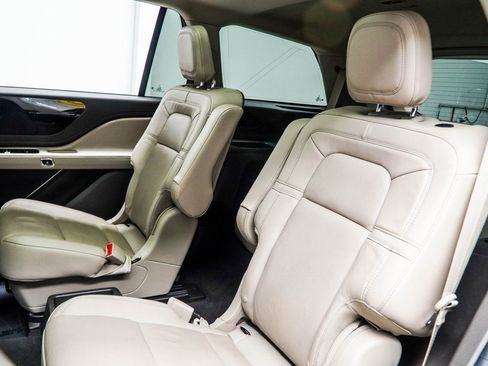 Used 2022 Lincoln Aviator Reserve w/ Elements Package Plus image 40