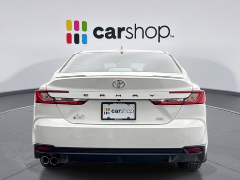 Used 2025 Toyota Camry SE w/ Convenience Package image 4
