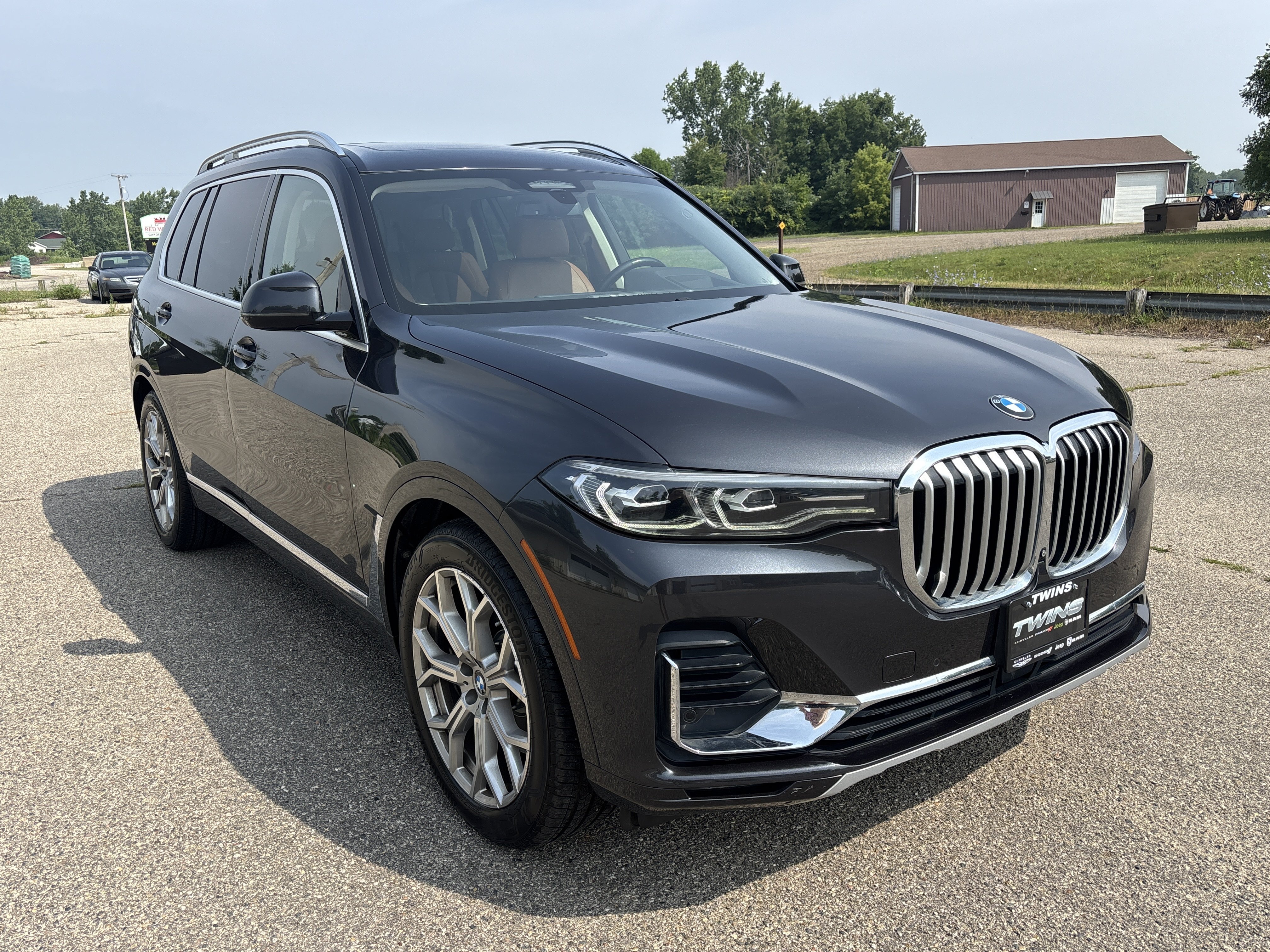 Used 2022 BMW X7 xDrive40i w/ Premium Package AWD/4WD image 1