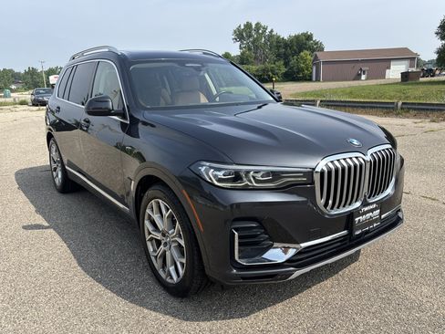 Used 2022 BMW X7 xDrive40i w/ Premium Package AWD/4WD image 1