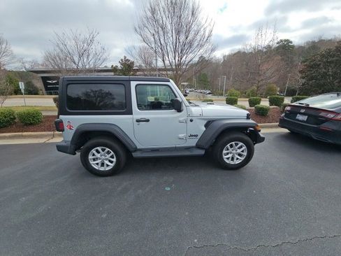 Used 2023 Jeep Wrangler Sport S image 9