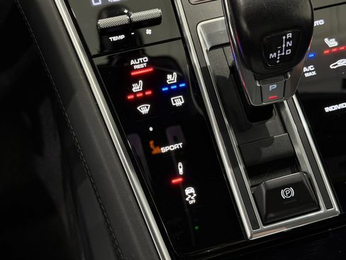 Certified 2022 Porsche Panamera 4S image 38