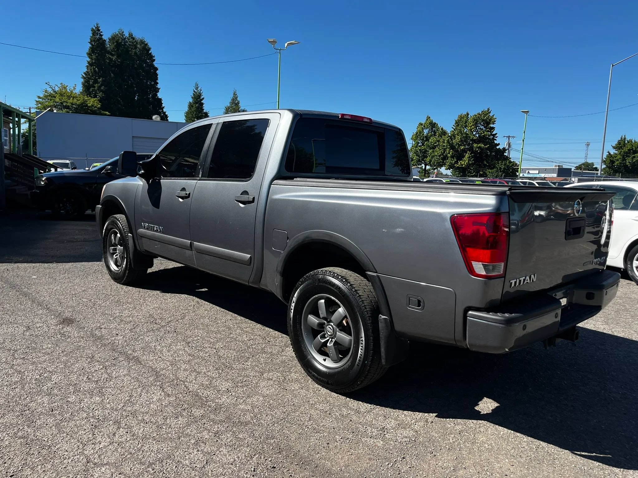 Used 2013 Nissan Titan PRO-4X w/ Pro-4x Luxury Pkg AWD/4WD image 5