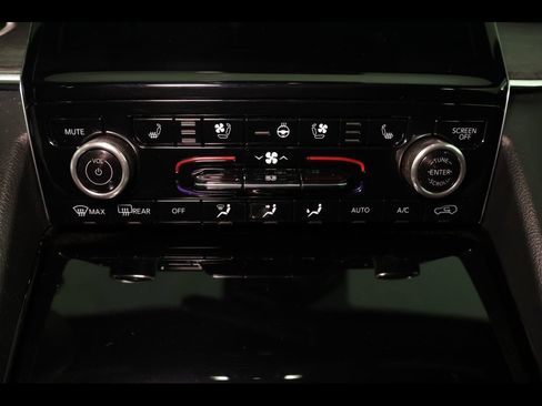 Used 2022 Jeep Grand Cherokee Overland w/ Luxury Tech Group IV image 26