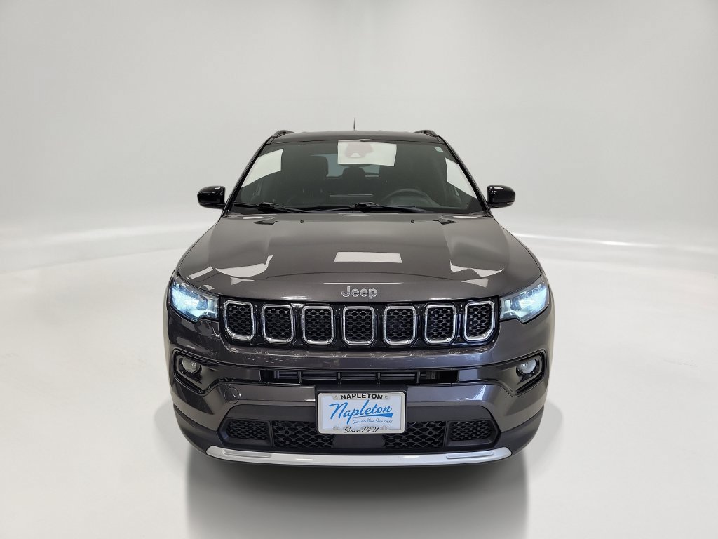 Used 2024 Jeep Compass Limited AWD/4WD image 2