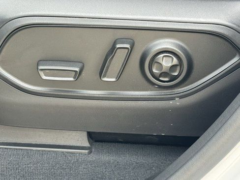 Certified 2023 Jeep Grand Cherokee Limited w/ Black Appearance Package image 12