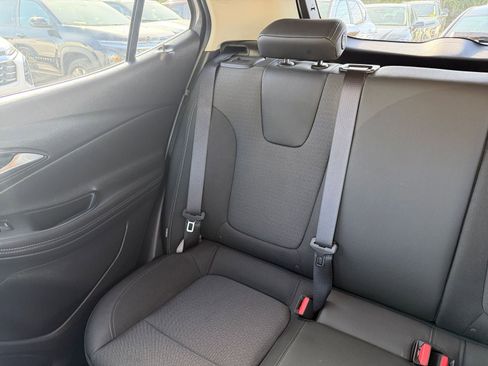 Used 2025 Buick Encore GX Preferred image 37