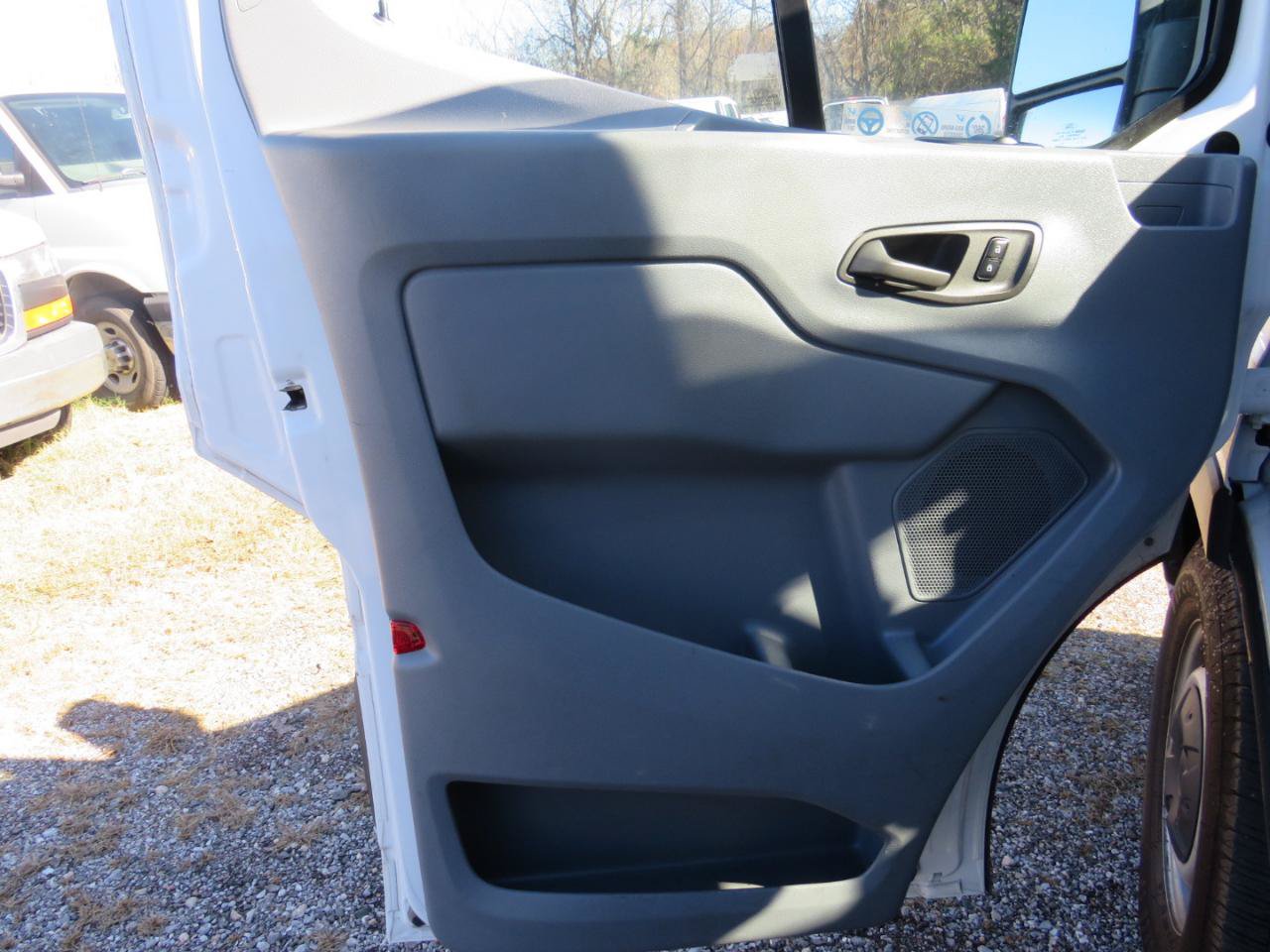 Used 2016 Ford Transit 150 130 Low Roof RWD image 9