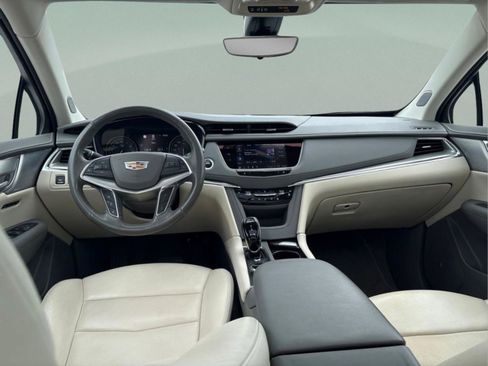 Used 2023 Cadillac XT5 Premium Luxury w/ Technology Package FWD image 8