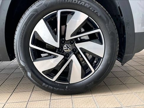 Used 2026 Volkswagen Atlas SE AWD/4WD image 35