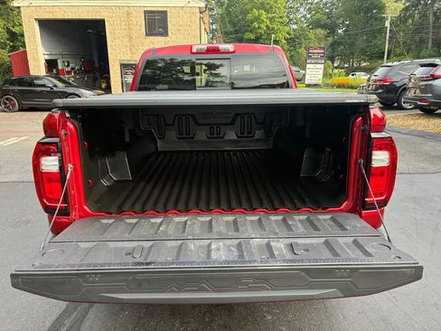 Used 2024 GMC Canyon Elevation w/ Elevation Premium Package AWD/4WD image 14