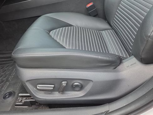 Used 2018 Toyota Camry SE w/ Moonroof Package FWD image 20