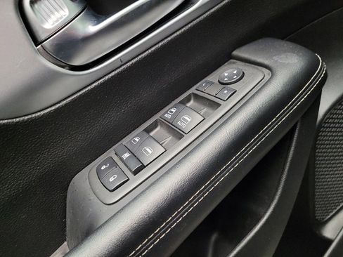 Used 2022 Chrysler Pacifica Touring AWD/4WD image 27