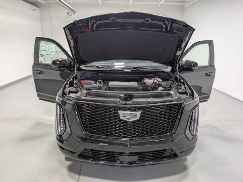 New 2026 Cadillac Escalade Platinum Sport w/ LPO, ONYX Package image 10