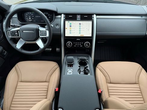 New 2026 Land Rover Discovery Limited Edition image 17