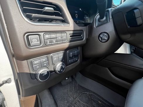 Used 2022 Chevrolet Tahoe LT w/ Luxury Package AWD/4WD image 16