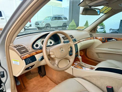 Used 2008 Mercedes-Benz E 350 Luxury image 16