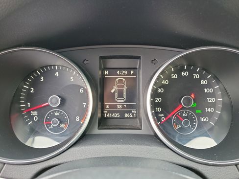 Used 2013 Volkswagen Golf 4-Door image 24