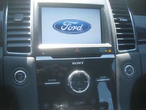 Used 2013 Ford Taurus Limited image 25