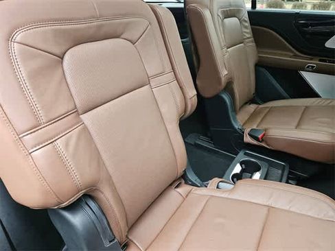 Used 2024 Lincoln Aviator Reserve w/ Equipment Group 201A image 21