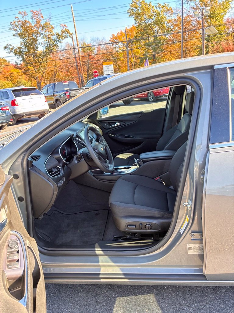Used 2018 Chevrolet Malibu LT FWD image 26