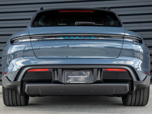 Used 2025 Porsche Taycan 4 Cross Turismo image 10