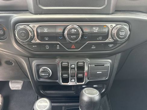 Used 2022 Jeep Wrangler Unlimited Sport AWD/4WD image 18