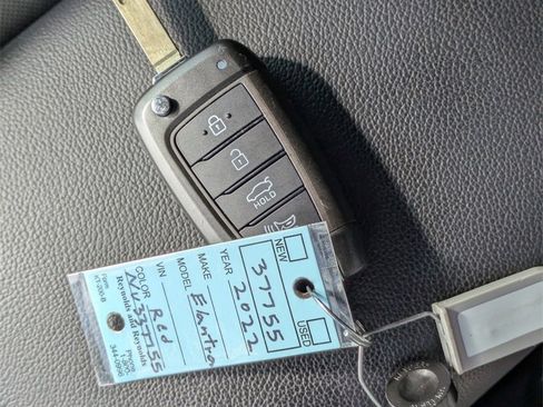 Used 2022 Hyundai Elantra SE image 31