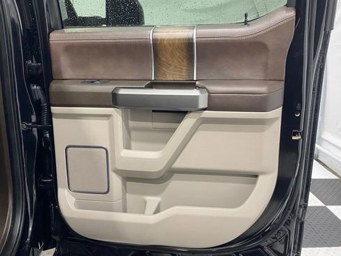 Used 2019 Ford F350 Limited image 23