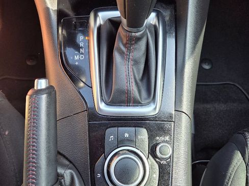 Used 2016 MAZDA MAZDA3 i Touring FWD image 14
