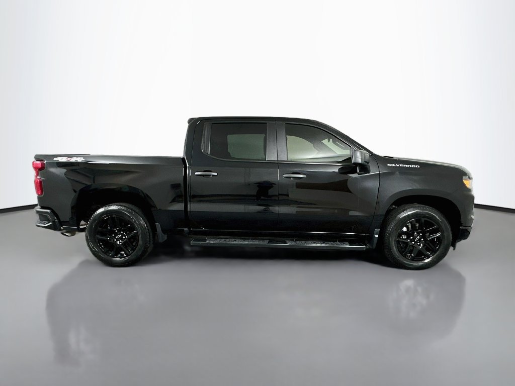 Used 2024 Chevrolet Silverado 1500 Custom AWD/4WD image 4