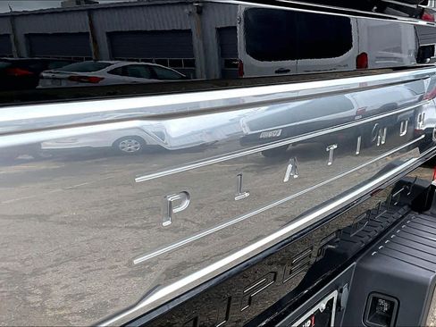 Used 2019 Ford F350 Platinum w/ Platinum Ultimate Package AWD/4WD image 10