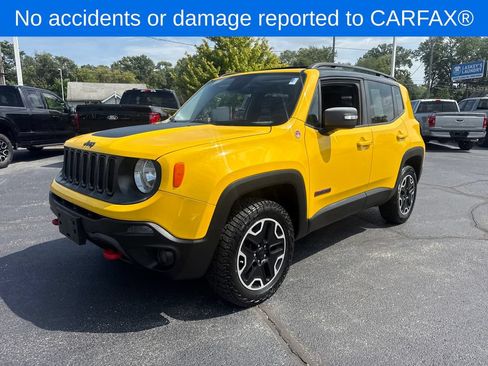 Used 2016 Jeep Renegade Trailhawk w/ Cold Weather Group AWD/4WD image 2