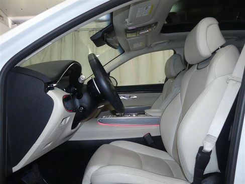 Used 2023 Genesis GV70 2.5T w/ Advanced Package image 26