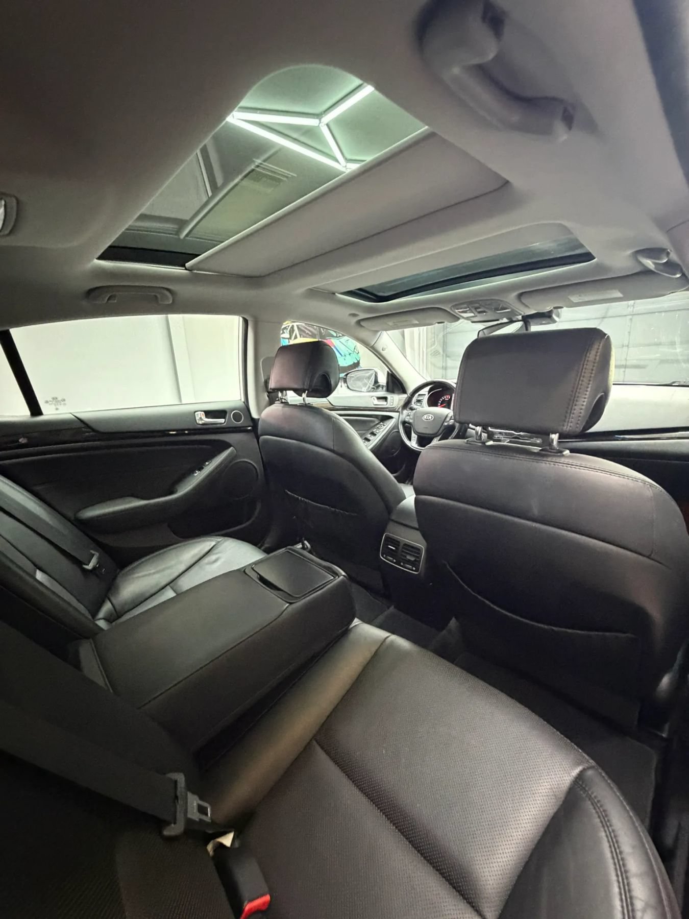 Used 2015 Kia Cadenza Premium w/ Technology Package FWD image 35