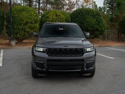 New 2025 Jeep Grand Cherokee L Limited AWD/4WD image 2