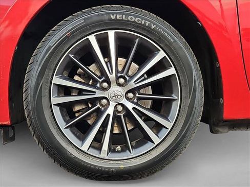 Used 2016 Toyota Corolla LE FWD image 29