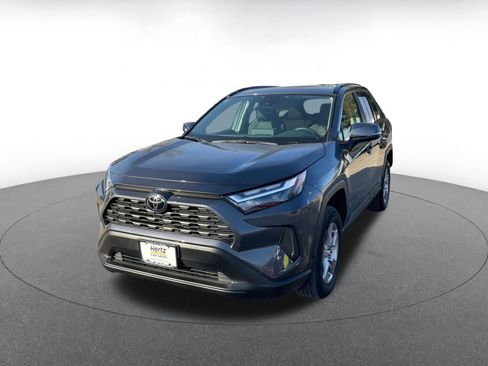 Used 2025 Toyota RAV4 XLE w/ Convenience Package image 4